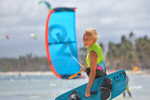 Simone combines Yoga and Kitesurfing at Funboard Center Boracay
